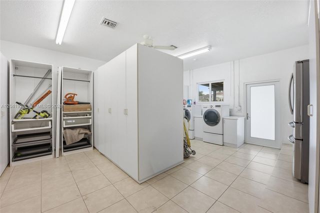 16170 Saddle Ln, Weston, FL 33326