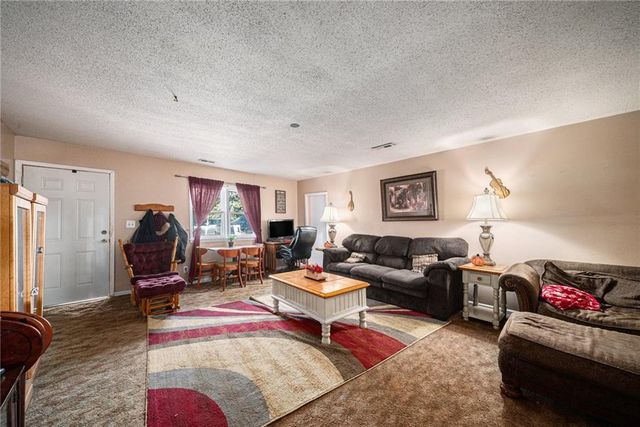 34656 Cedar Niles Road, Paola, KS 66071