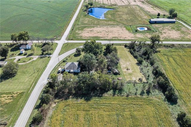 34656 Cedar Niles Road, Paola, KS 66071