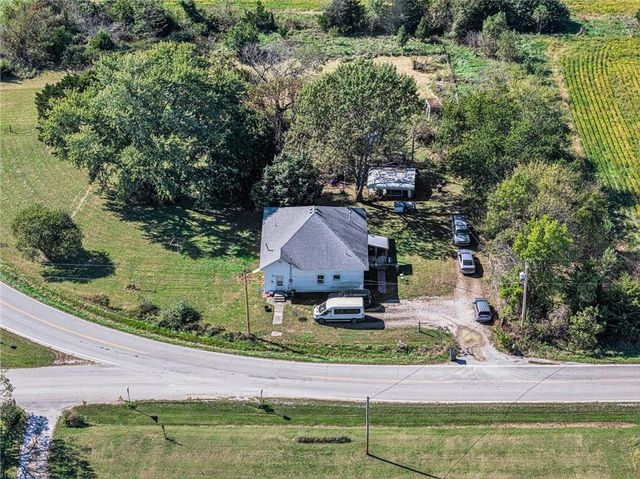 34656 Cedar Niles Road, Paola, KS 66071