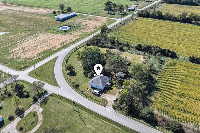 34656 Cedar Niles Road, Paola, KS 66071