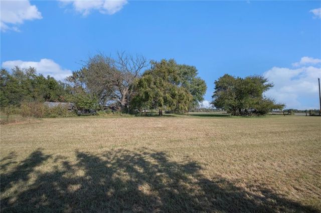 34656 Cedar Niles Road, Paola, KS 66071