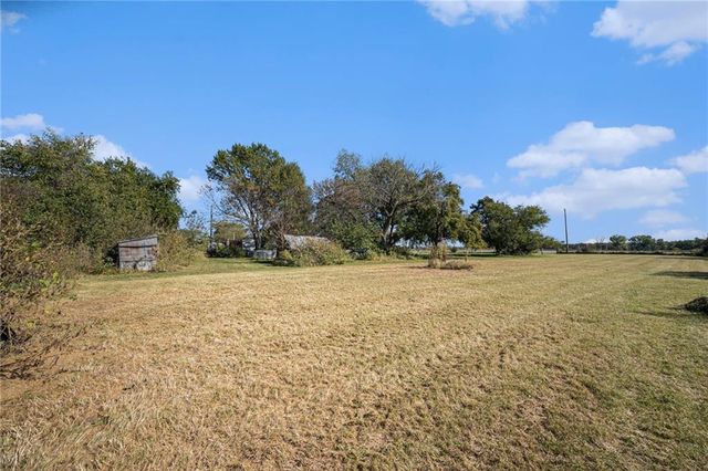 34656 Cedar Niles Road, Paola, KS 66071