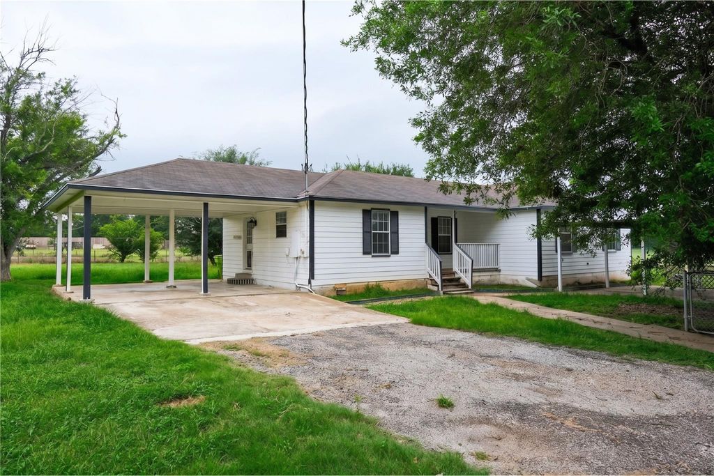 1778 Fm 1704 C, Elgin, TX 78621