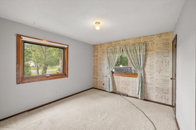 8210 Oakwood Drive SE, Becker, MN 55319
