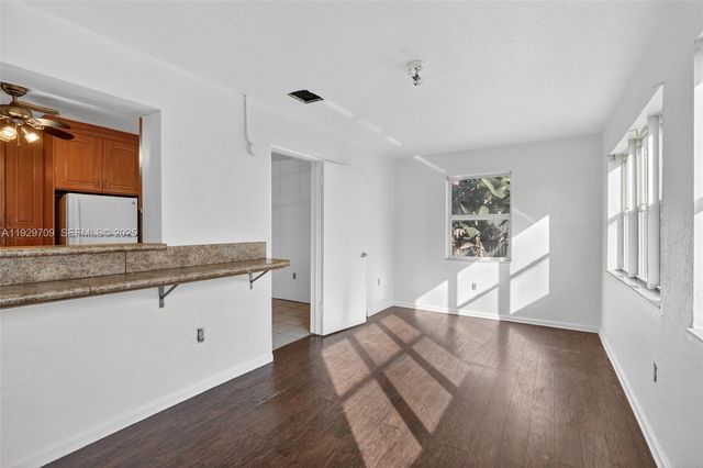 6560 Sherman St, Hollywood, FL 33024