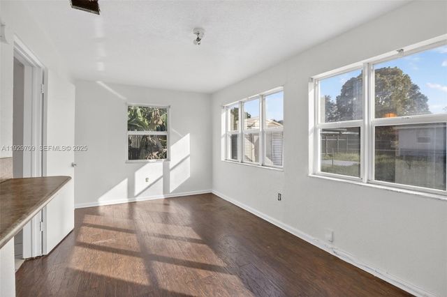 6560 Sherman St, Hollywood, FL 33024