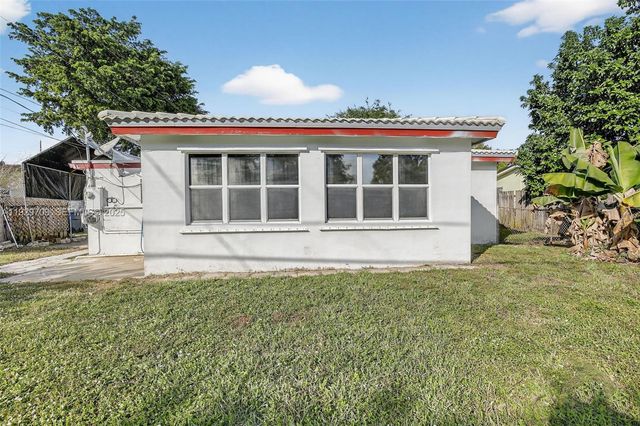 6560 Sherman St, Hollywood, FL 33024