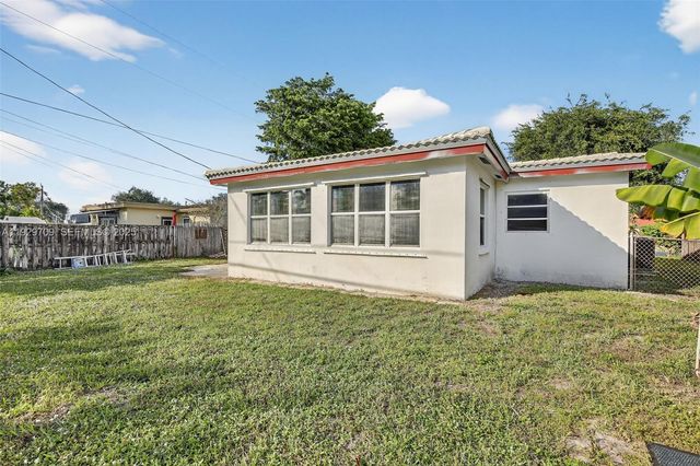 6560 Sherman St, Hollywood, FL 33024