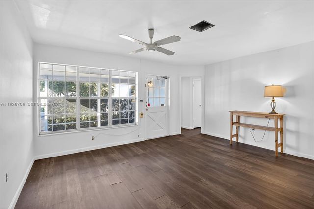 6560 Sherman St, Hollywood, FL 33024