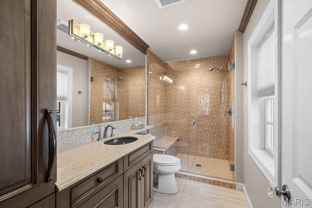 38 Whitehall Court, Brentwood, MO 63144