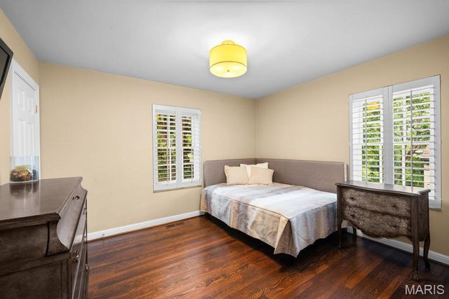 38 Whitehall Court, Brentwood, MO 63144