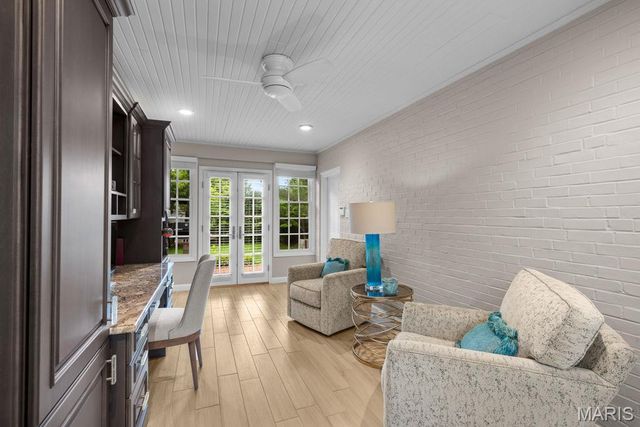 38 Whitehall Court, Brentwood, MO 63144