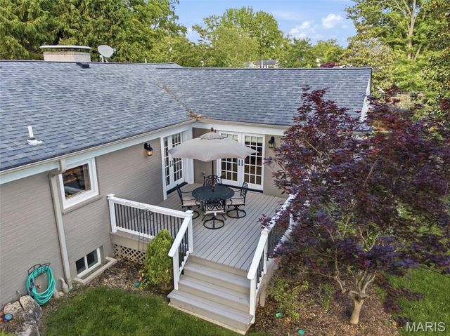 38 Whitehall Court, Brentwood, MO 63144