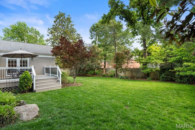 38 Whitehall Court, Brentwood, MO 63144