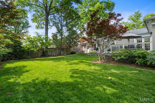 38 Whitehall Court, Brentwood, MO 63144