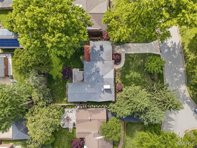 38 Whitehall Court, Brentwood, MO 63144