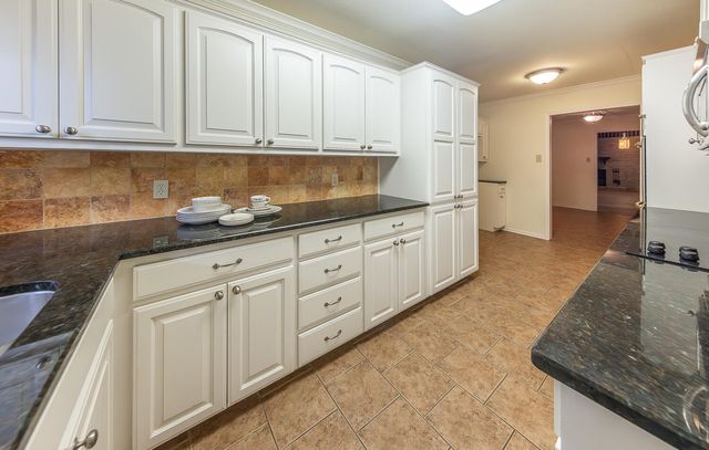 7002 Miami Avenue, Lubbock, TX 79413