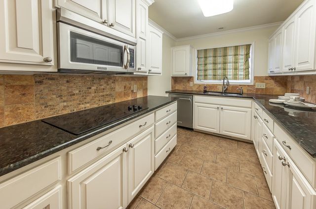 7002 Miami Avenue, Lubbock, TX 79413