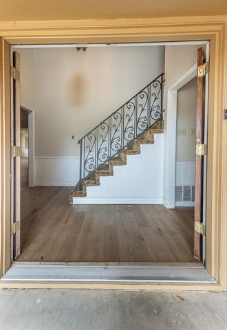 7002 Miami Avenue, Lubbock, TX 79413