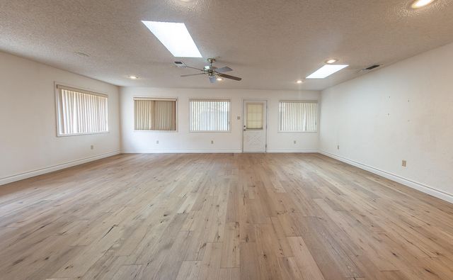 7002 Miami Avenue, Lubbock, TX 79413