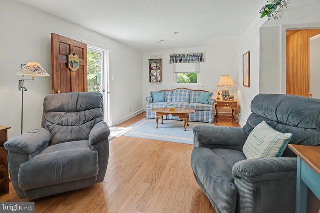 107 CAMERON DR, Wallingford, PA 19086