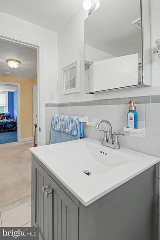 107 CAMERON DR, Wallingford, PA 19086