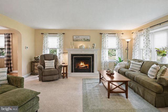 107 CAMERON DR, Wallingford, PA 19086