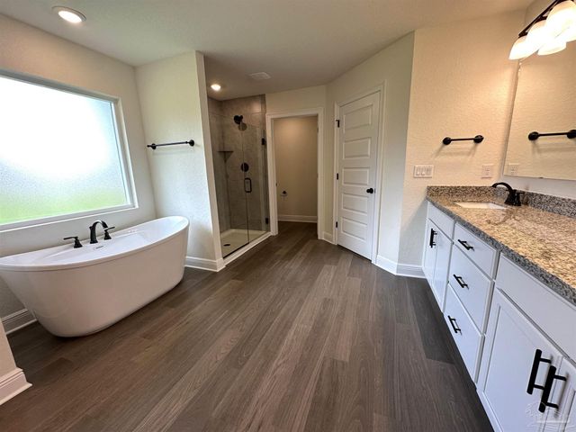 5231 Barnett Rd, Pace, FL 32571