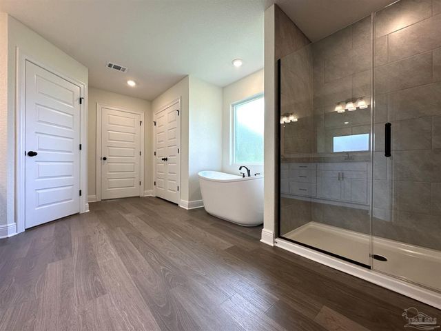 5231 Barnett Rd, Pace, FL 32571