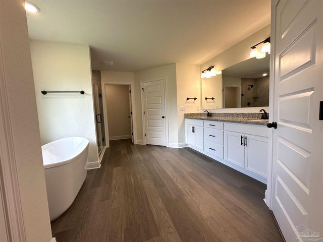 5231 Barnett Rd, Pace, FL 32571