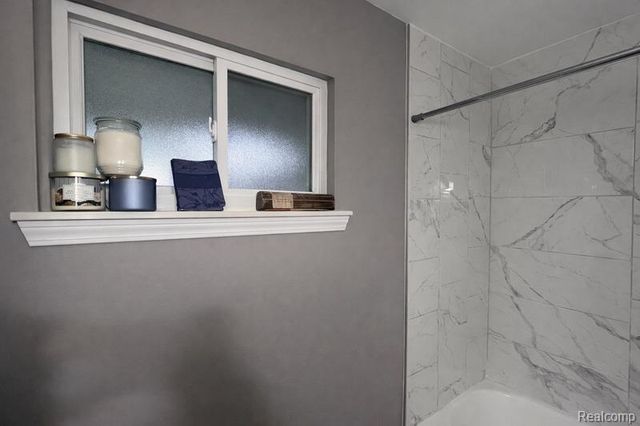 35403 Seville Street, Clinton Charter Township, MI 48035