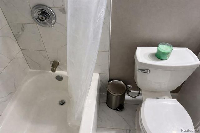 35403 Seville Street, Clinton Charter Township, MI 48035