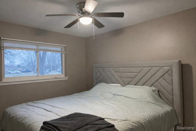 35403 Seville Street, Clinton Charter Township, MI 48035