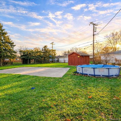 35403 Seville Street, Clinton Charter Township, MI 48035