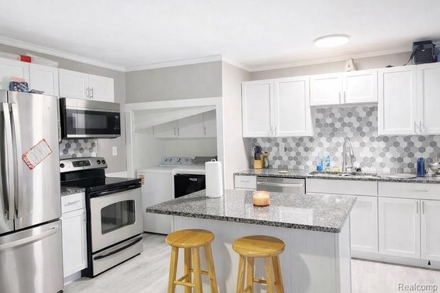 35403 Seville Street, Clinton Charter Township, MI 48035