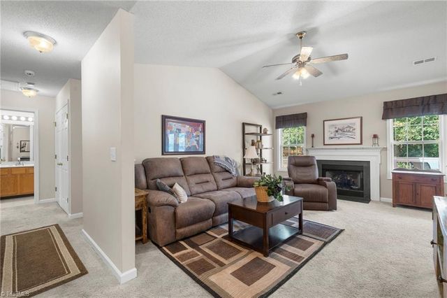 1006 Hastings Hill Road, Kernersville, NC 27284