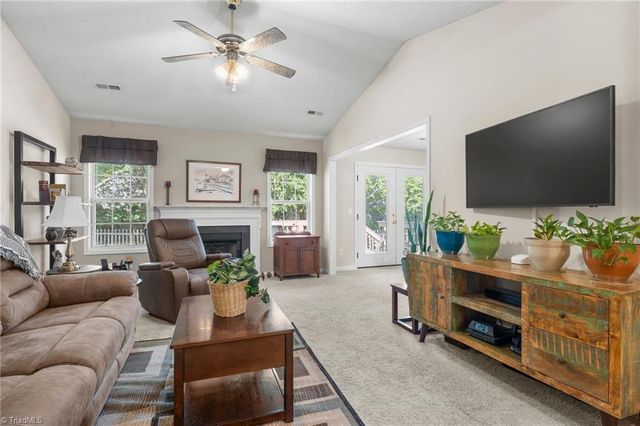 1006 Hastings Hill Road, Kernersville, NC 27284