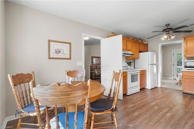 1006 Hastings Hill Road, Kernersville, NC 27284