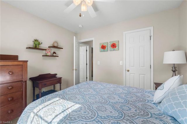 1006 Hastings Hill Road, Kernersville, NC 27284