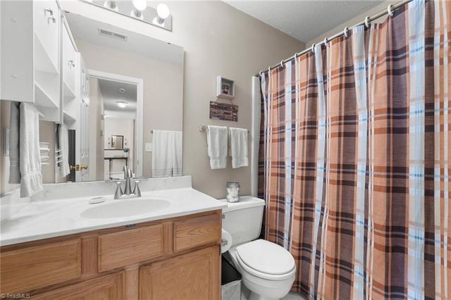 1006 Hastings Hill Road, Kernersville, NC 27284