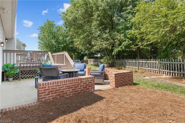 1006 Hastings Hill Road, Kernersville, NC 27284
