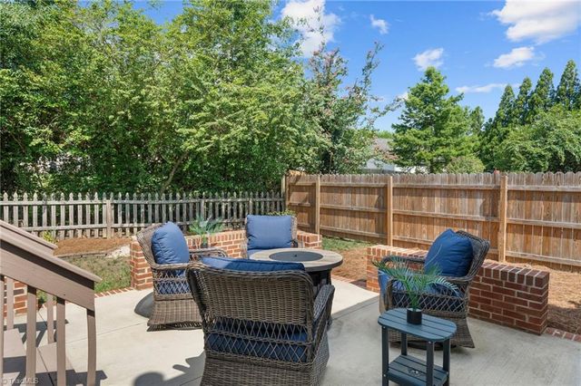 1006 Hastings Hill Road, Kernersville, NC 27284