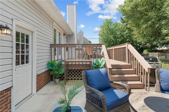 1006 Hastings Hill Road, Kernersville, NC 27284