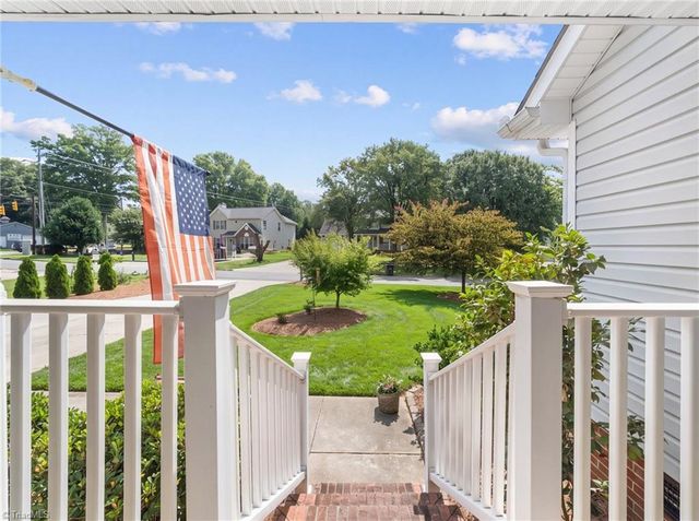 1006 Hastings Hill Road, Kernersville, NC 27284