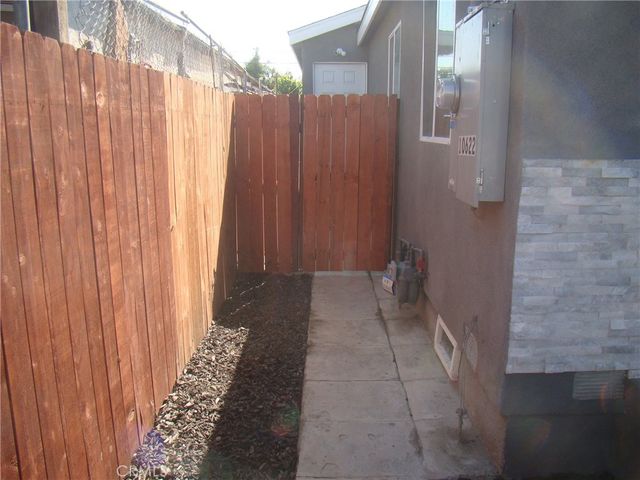 10622 Anzac, Los Angeles, CA 90002