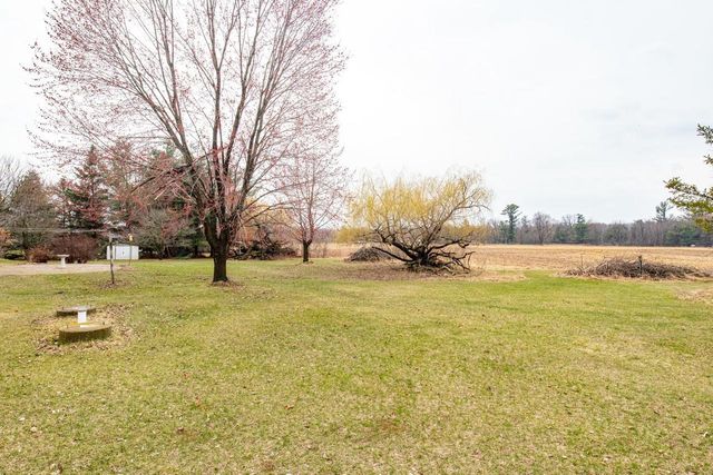 N6677 37TH AVENUE, Fremont, WI 54940