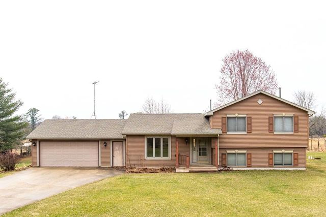 N6677 37TH AVENUE, Fremont, WI 54940