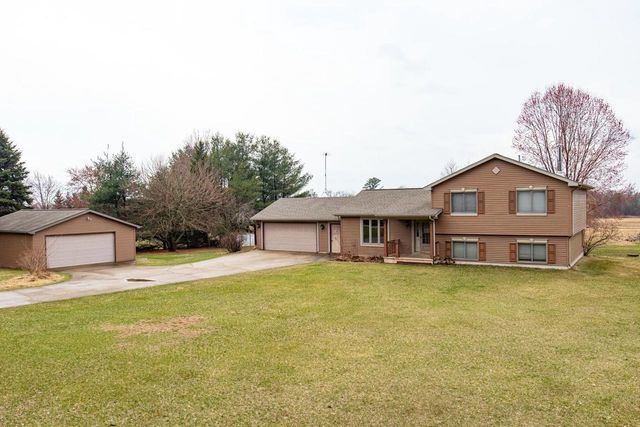 N6677 37TH AVENUE, Fremont, WI 54940