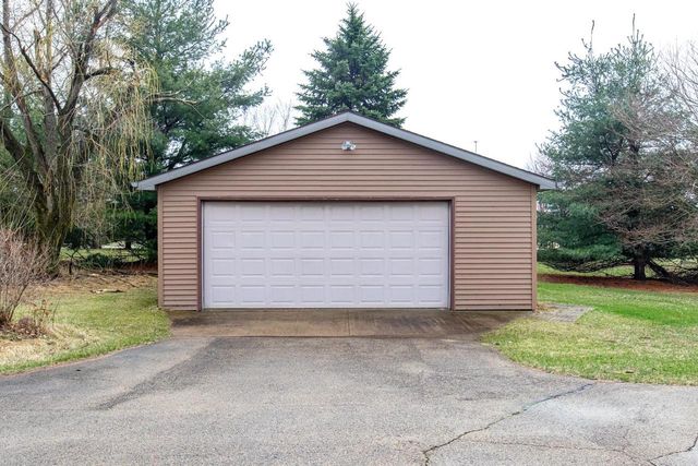 N6677 37TH AVENUE, Fremont, WI 54940